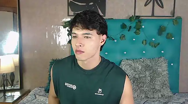 Snapshot of LiamAndrewzz chatting on March 9, 2025, 8:42 pm LiamAndrewzz online show from March 9, 2025, 8:42 pm