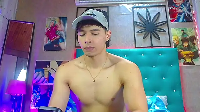 Snapshot of LiamAndrewzz chatting on October 2, 2025, 5:05 pm LiamAndrewzz online show from October 2, 2025, 5:05 pm