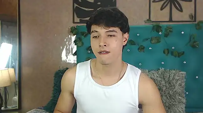 Snapshot of LiamAndrewzz chatting on February 25, 2025, 5:30 am LiamAndrewzz online show from February 25, 2025, 5:30 am