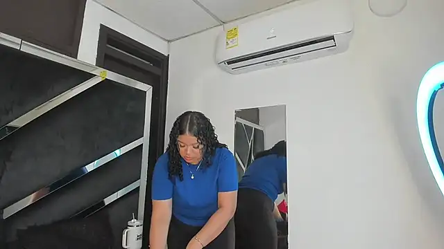 Snapshot of Rubyxht chatting on December 4, 2025, 12:37 pm Rubyxht online show from December 4, 2025, 12:37 pm