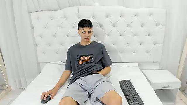 frank jhonsson online show from November 25, 2025, 2:17 pm