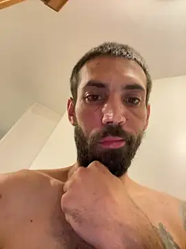 Snapshot of QueenM3 chatting on September 29, 2025, 1:45 am QueenM3 online show from September 29, 2025, 1:45 am