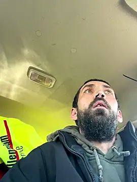 Snapshot of QueenM3 chatting on October 27, 2025, 3:02 pm QueenM3 online show from October 27, 2025, 3:02 pm