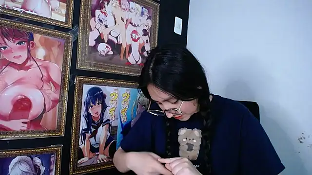 Arielle lov online show from March 6, 2025, 5:43 pm