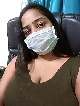 Snapshot of COZY_ROZI chatting on October 24, 2025, 5:45 pm COZY ROZI online show from October 24, 2025, 5:45 pm