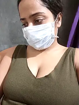 Snapshot of COZY_ROZI chatting on October 28, 2025, 4:39 pm COZY ROZI online show from October 28, 2025, 4:39 pm