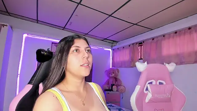 Cristal Smith20 online show from April 13, 2026, 12:20 pm