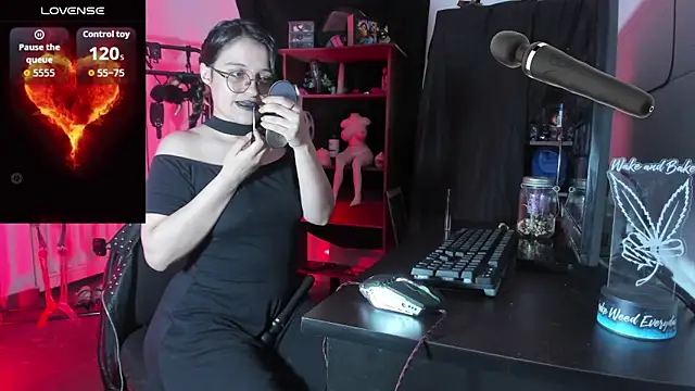 Snapshot of OnyxDiosaGotica chatting on October 20, 2025, 4:36 am OnyxDiosaGotica online show from October 20, 2025, 4:36 am