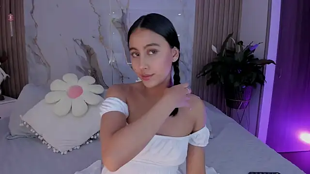 miss martiina online show from November 26, 2025, 2:11 am