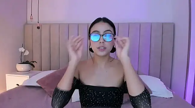 miss martiina online show from March 15, 2025, 11:39 pm