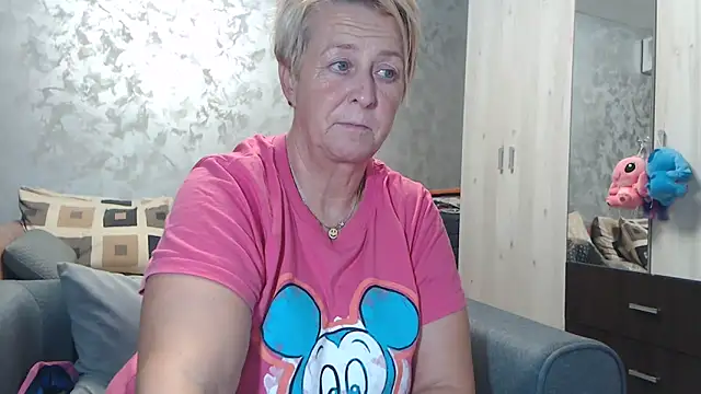 Snapshot of RosesandLillies chatting on October 11, 2025, 4:52 pm RosesandLillies online show from October 11, 2025, 4:52 pm