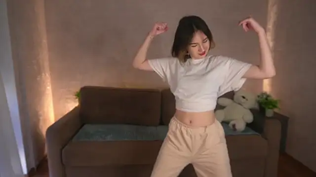 LizbethBulkley online show from February 18, 2025, 12:28 pm