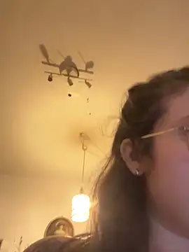 Snapshot of Rosiee69_ chatting on March 12, 2025, 10:59 am Rosiee69  online show from March 12, 2025, 10:59 am