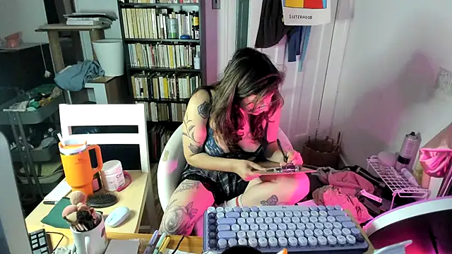 Snapshot of Rosiee69_ chatting on October 28, 2025, 9:25 pm Rosiee69  online show from October 28, 2025, 9:25 pm