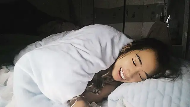 Snapshot of hebe-02 chatting on November 26, 2025, 11:16 pm hebe-02 online show from November 26, 2025, 11:16 pm