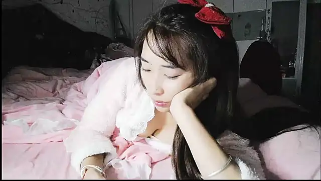 Snapshot of hebe-02 chatting on November 5, 2025, 2:42 pm hebe-02 online show from November 5, 2025, 2:42 pm