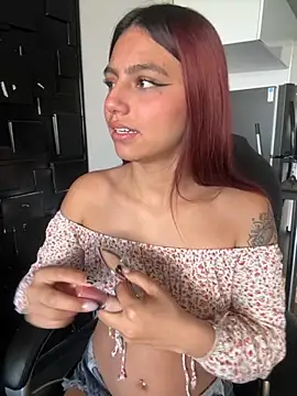 Snapshot of Emily-teen chatting on November 7, 2025, 1:48 pm Emily-teen online show from November 7, 2025, 1:48 pm