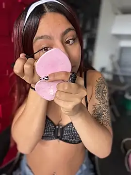 Snapshot of Emily-teen chatting on November 14, 2025, 1:48 pm Emily-teen online show from November 14, 2025, 1:48 pm