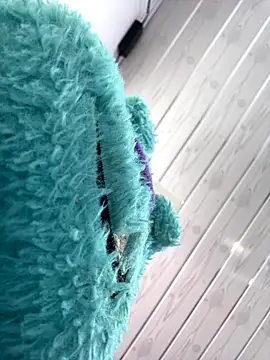 Snapshot of Emily-teen chatting on December 19, 2025, 7:49 pm Emily-teen online show from December 19, 2025, 7:49 pm