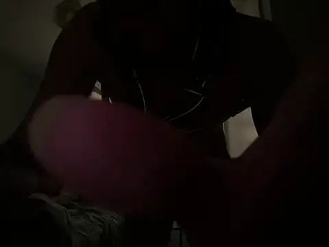 Snapshot of Ukslave24 chatting on October 31, 2025, 8:33 am Ukslave24 online show from October 31, 2025, 8:33 am