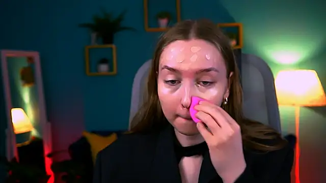 JenniferGraces online show from October 22, 2025, 10:47 am