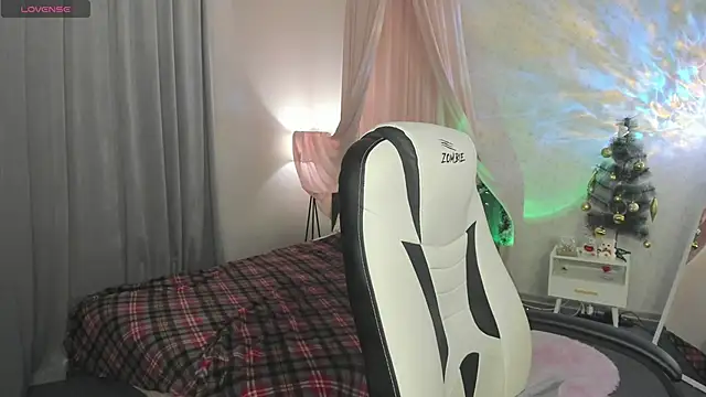 Snapshot of boozekirs_ chatting on December 2, 2025, 2:34 am boozekirs online show from December 2, 2025, 2:34 am