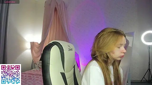 Snapshot of boozekirs_ chatting on October 10, 2025, 2:23 am boozekirs online show from October 10, 2025, 2:23 am