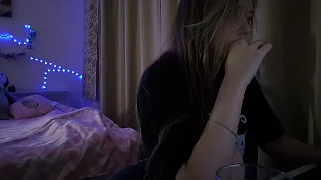 boozekirs  online show from February 5, 2026, 2:29 am