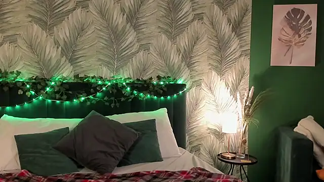 Snapshot of boozekirs_ chatting on November 7, 2025, 3:11 am boozekirs online show from November 7, 2025, 3:11 am