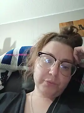 Snapshot of HTXBELLE chatting on November 4, 2025, 4:38 am HTXBELLE online show from November 4, 2025, 4:38 am