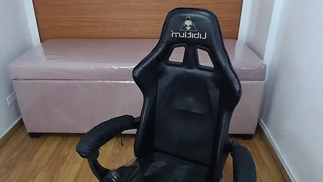 catalina25 t online show from October 29, 2025, 7:57 pm