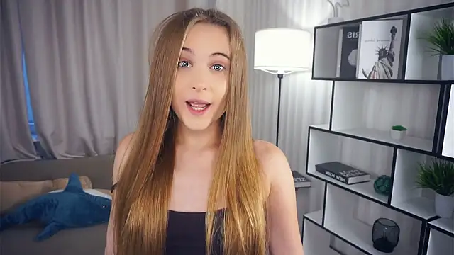 Snapshot of QuennaCoote chatting on December 5, 2025, 6:45 am QuennaCoote online show from December 5, 2025, 6:45 am