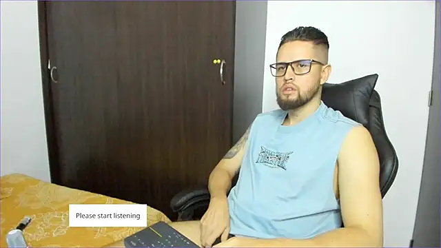 bastianwatson10 online show from November 4, 2025, 4:22 pm