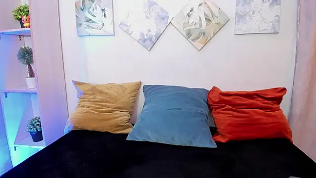 iiangel  online show from October 31, 2025, 4:42 am