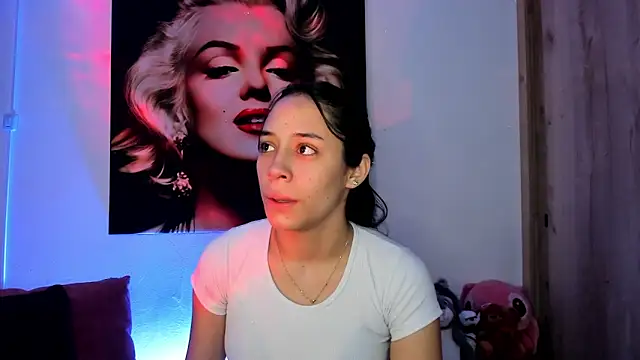 Snapshot of TANIA_06 chatting on November 28, 2025, 1:11 pm TANIA 06 online show from November 28, 2025, 1:11 pm