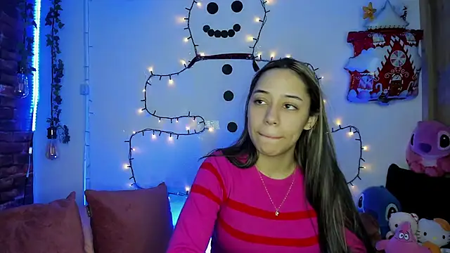 Snapshot of TANIA_06 chatting on December 18, 2025, 1:15 pm TANIA 06 online show from December 18, 2025, 1:15 pm