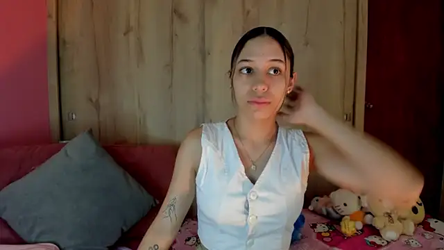 Snapshot of TANIA_06 chatting on June 19, 2026, 1:28 pm TANIA 06 online show from June 19, 2026, 1:28 pm