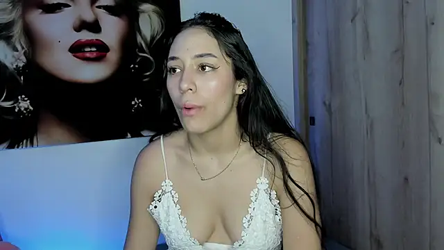 Snapshot of TANIA_06 chatting on October 24, 2025, 1:10 pm TANIA 06 online show from October 24, 2025, 1:10 pm