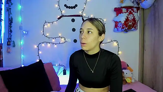 Snapshot of TANIA_06 chatting on December 20, 2025, 1:03 pm TANIA 06 online show from December 20, 2025, 1:03 pm