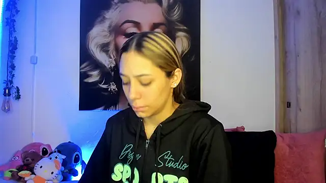 Snapshot of TANIA_06 chatting on January 14, 2026, 1:15 pm TANIA 06 online show from January 14, 2026, 1:15 pm