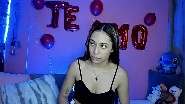 Snapshot of TANIA_06 chatting on February 21, 2026, 8:22 pm TANIA 06 online show from February 21, 2026, 8:22 pm