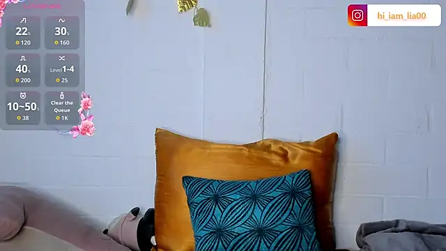 Snapshot of LiaHansson chatting on October 31, 2025, 4:58 pm LiaHansson online show from October 31, 2025, 4:58 pm