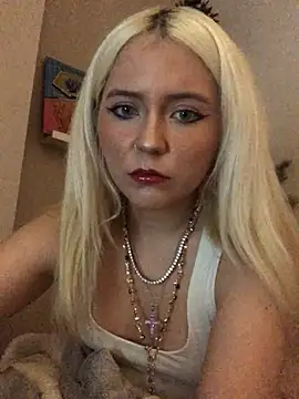 Snapshot of Blondie_Sofia_Essexbabe chatting on October 21, 2025, 10:31 pm Blondie Sofia Essexbabe online show from October 21, 2025, 10:31 pm