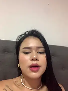 Emily-Carter online show from October 31, 2025, 3:14 am