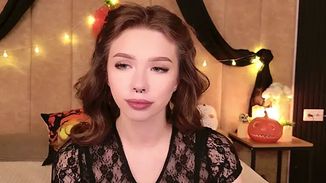 Snapshot of Sierra_Fane chatting on October 25, 2025, 5:50 am Sierra Fane online show from October 25, 2025, 5:50 am