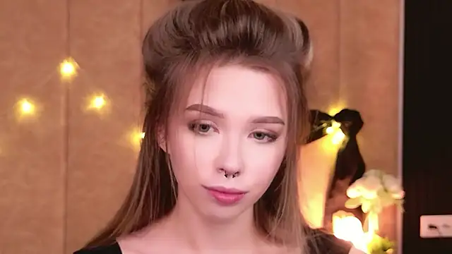 Snapshot of Sierra_Fane chatting on November 17, 2025, 10:41 am Sierra Fane online show from November 17, 2025, 10:41 am