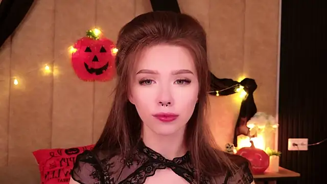 Snapshot of Sierra_Fane chatting on October 26, 2025, 6:03 am Sierra Fane online show from October 26, 2025, 6:03 am