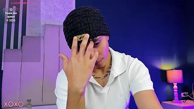 Allex Cano online show from November 23, 2025, 6:29 pm