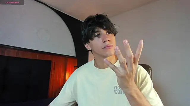 Allex Cano online show from April 14, 2026, 9:31 pm