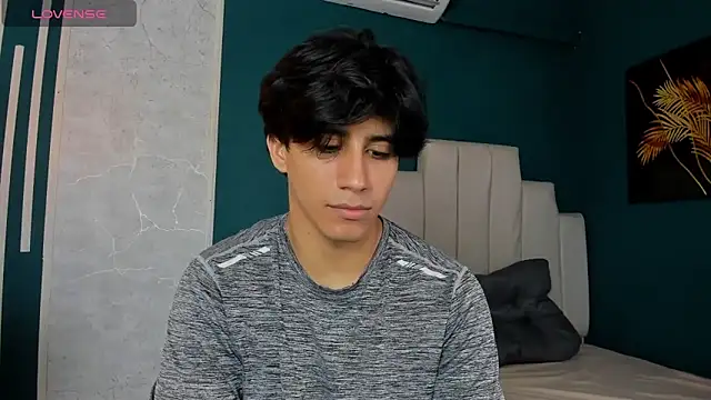 Allex Cano online show from April 22, 2026, 4:08 am